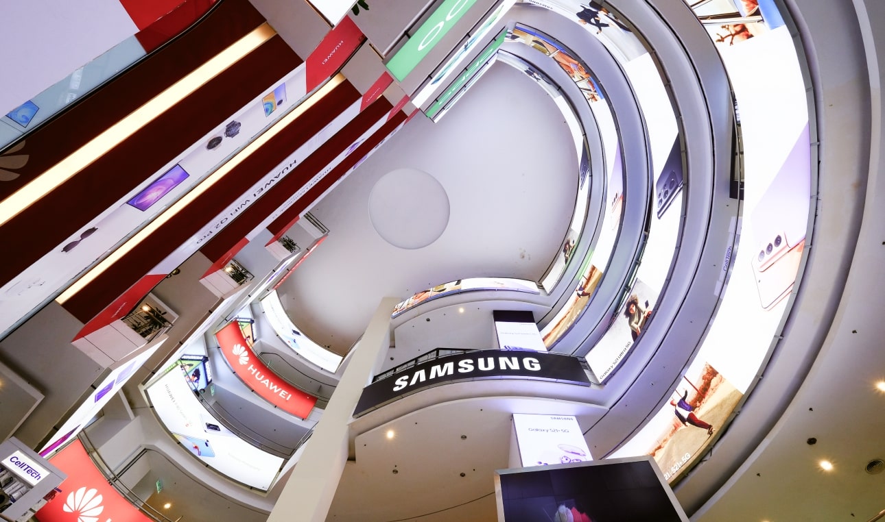 digital advertisements in mall